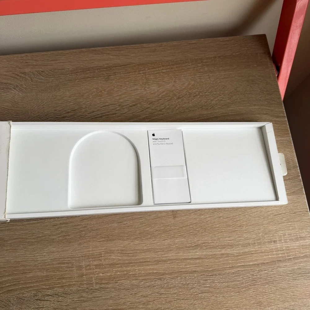 Apple Magic Keyboard Touch ID‎ and Numeric Keypad Silver White A2520 EMPTY BOX